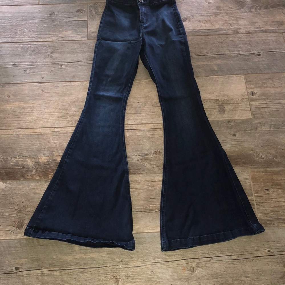 High rise flare jeans 💛